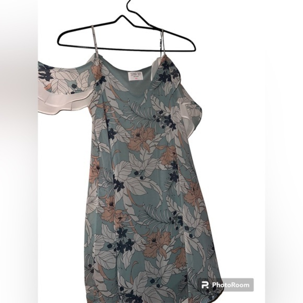 Sienna Sky Beautiful Dress Like New ( floral‎ print)